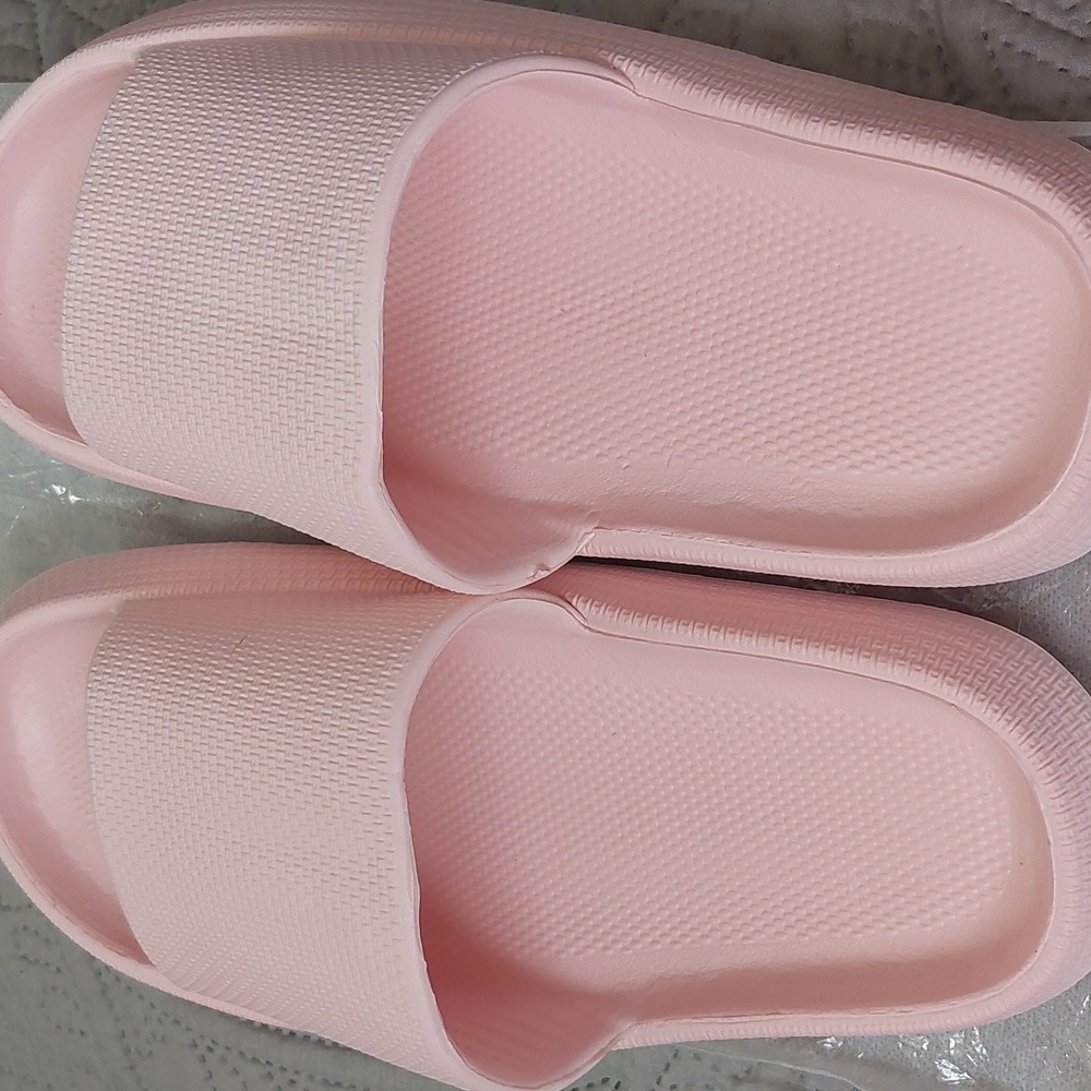 Pink house shoes Sz 8.5-9  (40-41)  Sz 9.5-10 (42-43)
